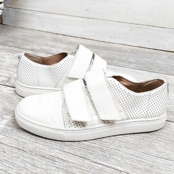 VINCE CAMUTO BRINDY WM 6LEATHER DBL STRAP SNEAKERS - Picture 7 of 10